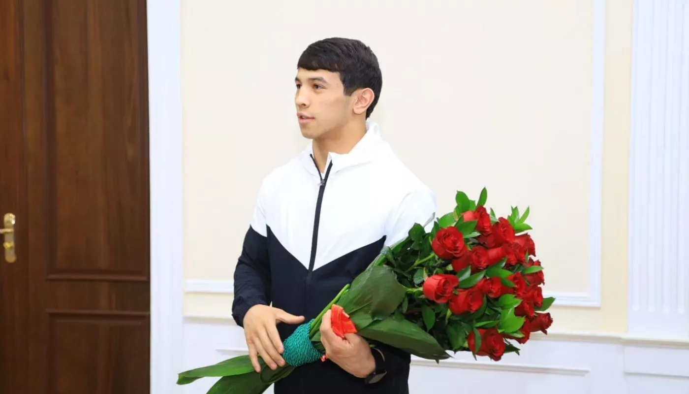Farg‘ona hokimi jahon chempioni Alisher G‘aniyevga uy sovg‘a qildi